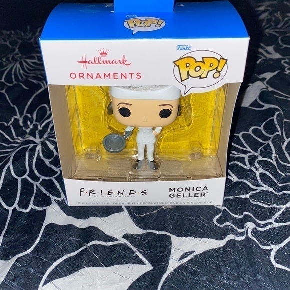 Hallmark 2022 Funko Pop Friends Monica Geller Exclusive Christmas Ornament 🎄 - Picture 3 of 6